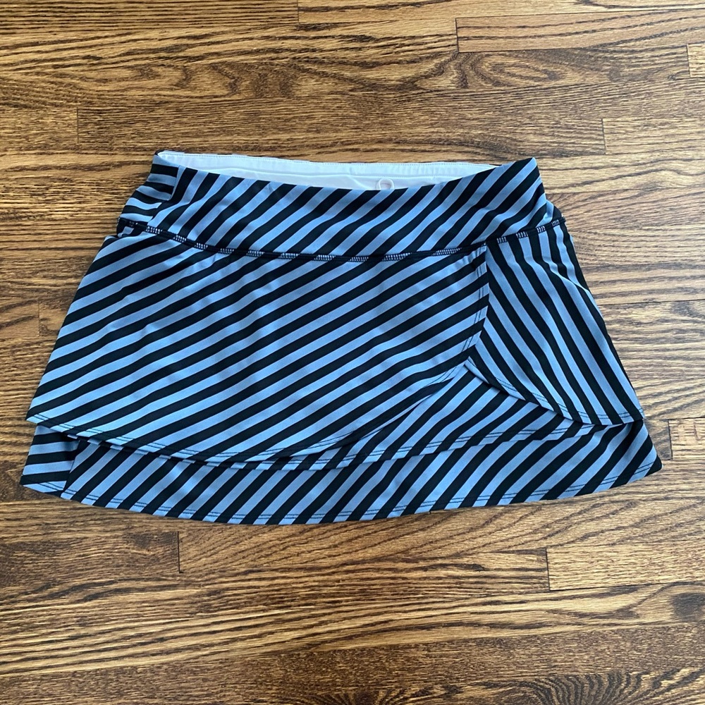 Athleta Swagger Fly Skort - size Medium